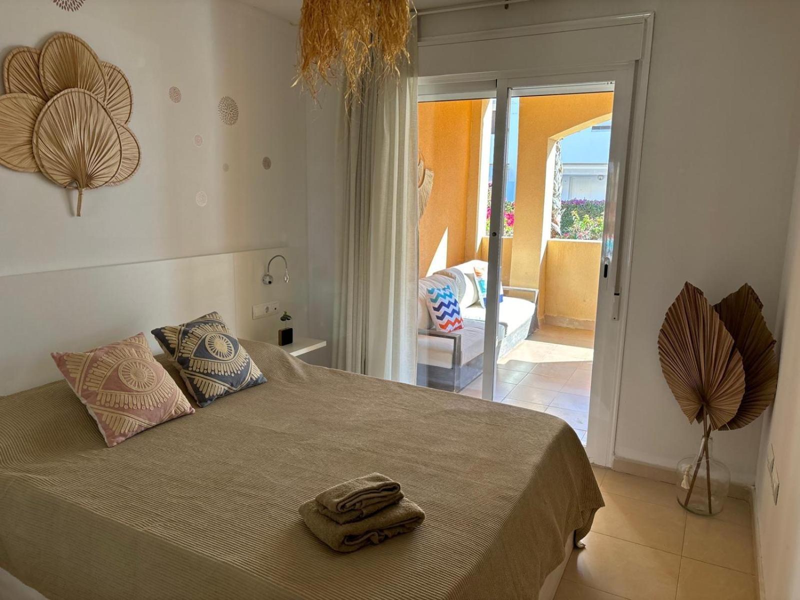 Bajo Con Jardin A Pie De Playa Y Piscina Comunitaria Con Jacuzzi Apartment Playas de Vera Exterior foto